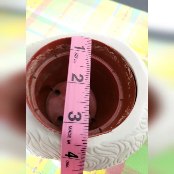 White ceramic bunny flower pot - Picture 5 of 7